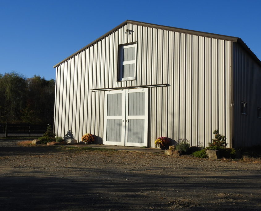 photo of the barn at Trinity Equestrian center